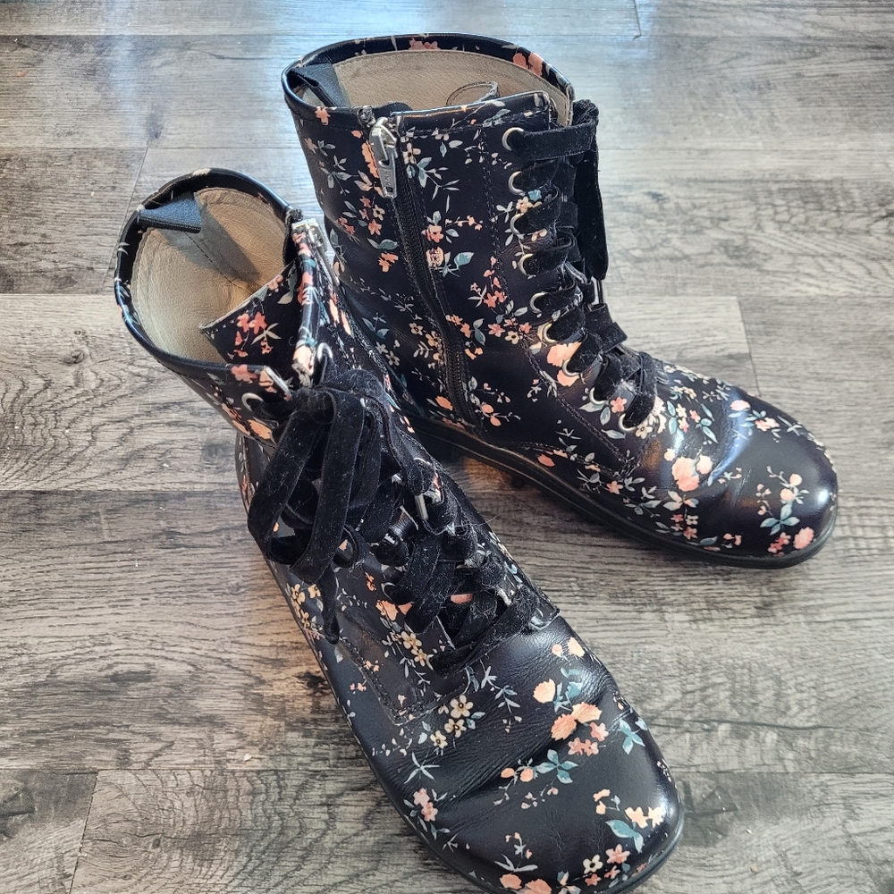 Alegria size 40 flower print boots